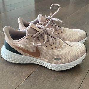 Nike Revolution Sneakers